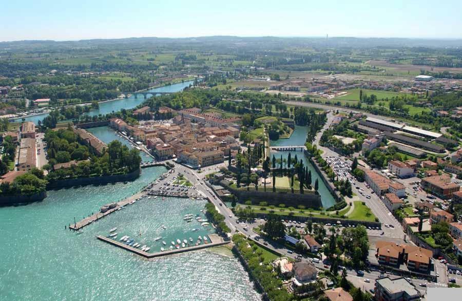 Appartamento La Madonnina Di Cathy Peschiera del Garda Exterior foto